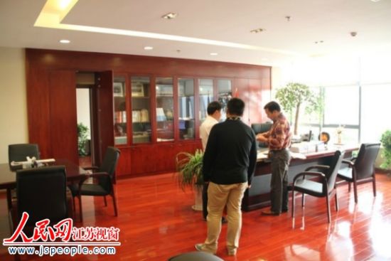 江苏沛县政府办公楼豪华超标 县领导使用面积