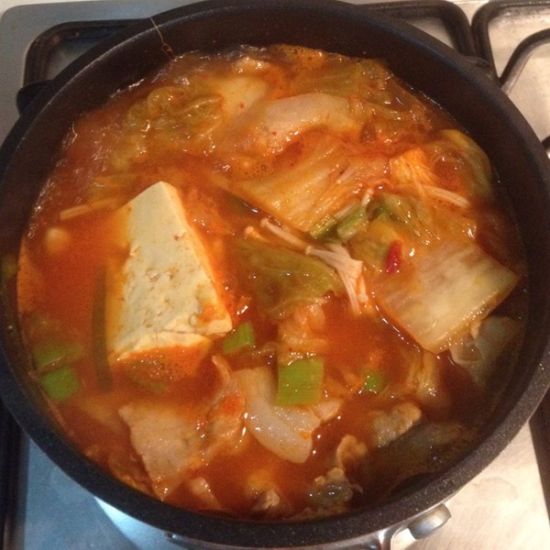 酸辣开胃-又是一道韩国汤:泡菜豆腐汤_新浪镇