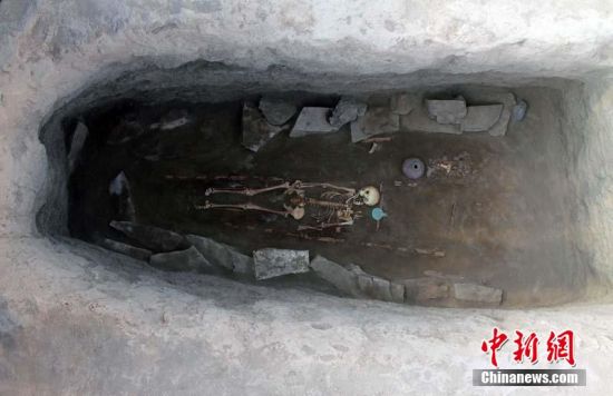 新疆尼勒克县发掘乌吐兰墓葬群首次发现多墓室